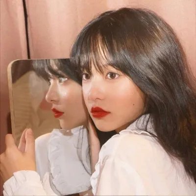 战火中的花蕾